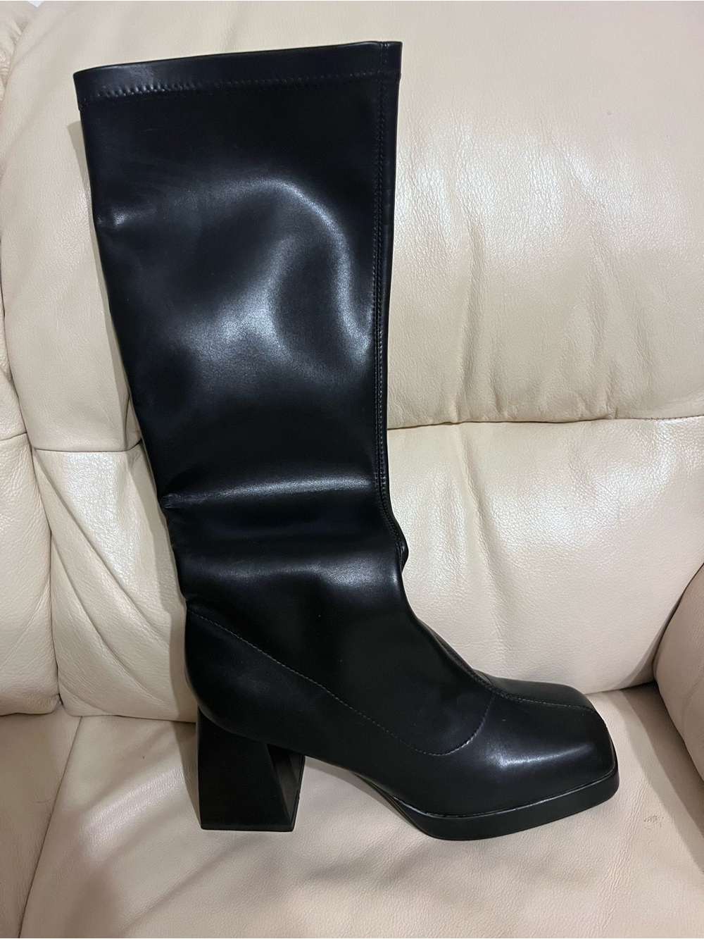 Women's Black Knee-High Block Heel Boots